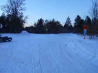 American_Oak-Resort_Trail_Feb192015_12.JPG (480676 bytes)